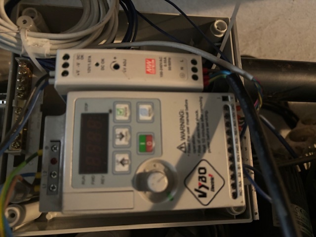 Zostava motor+prevodovka+frekvenčný menič - 2