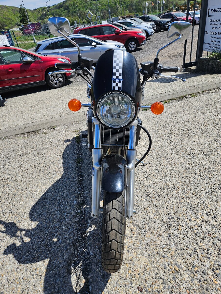 Triumph Thunderbird 900 - 2