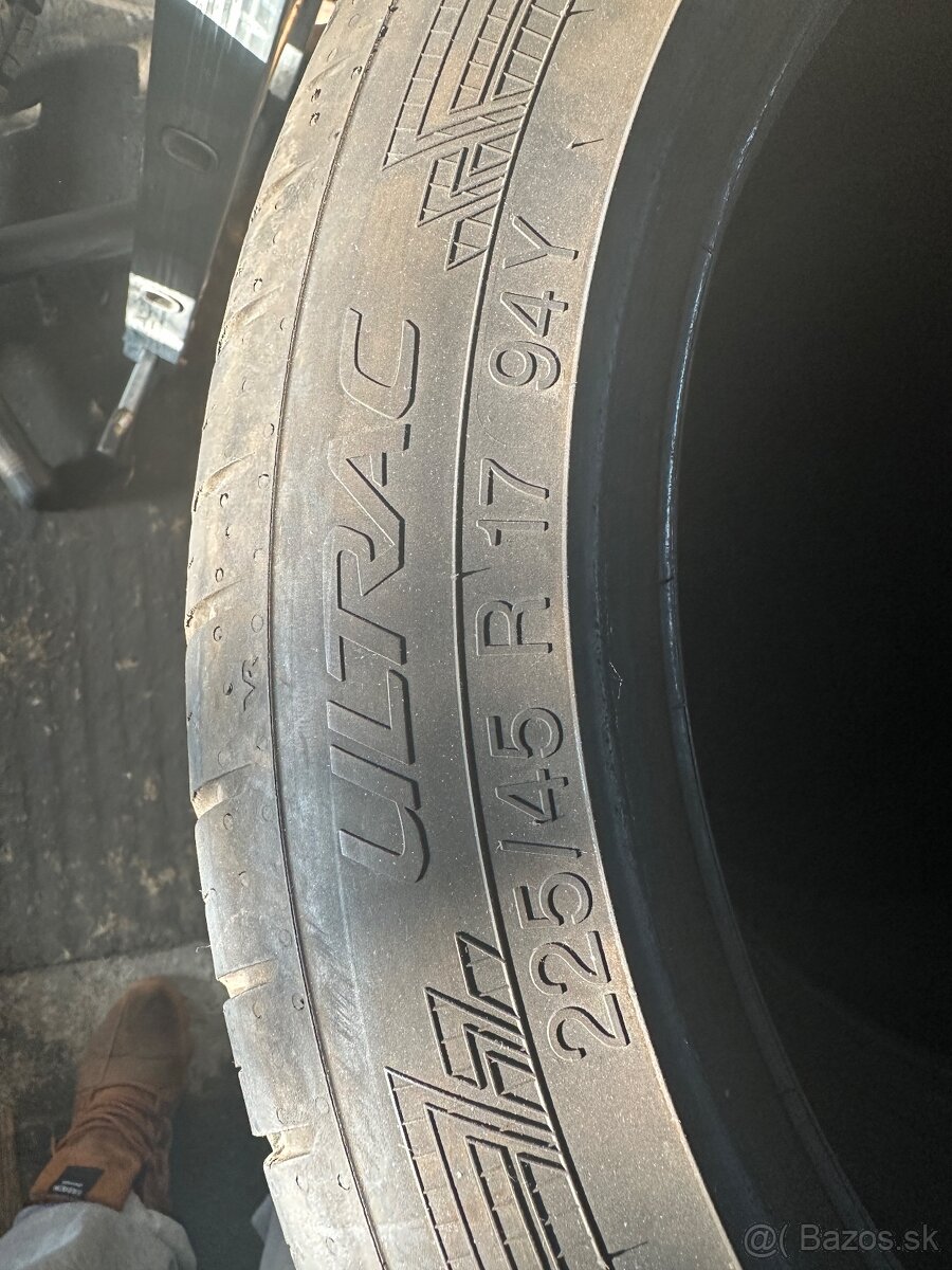 Letne pneu Vredestein 225/45R17 - 2