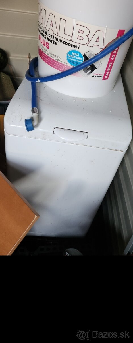 Pracka zvrchu plnena - 2