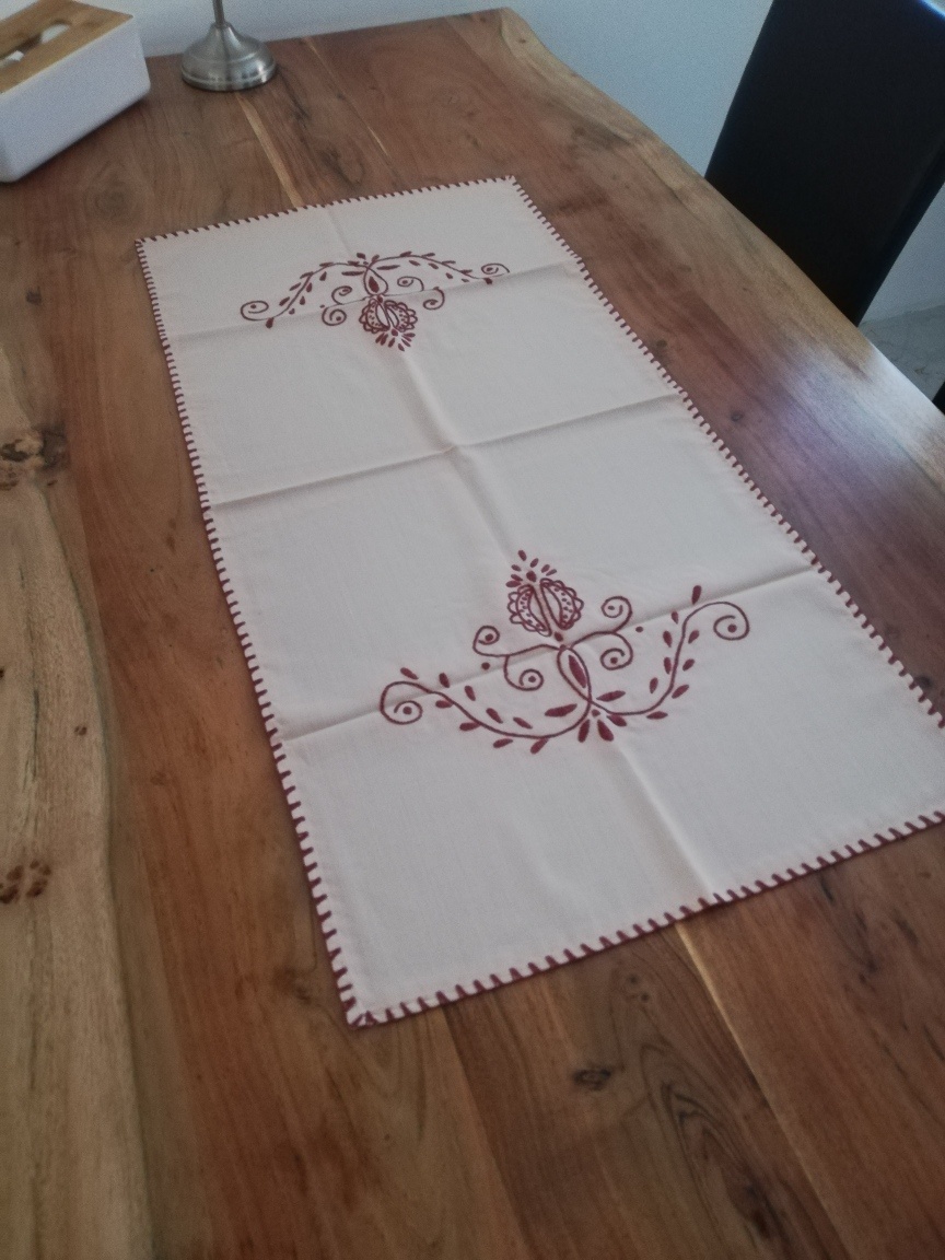 Obrusy ručne vyšívané - 2