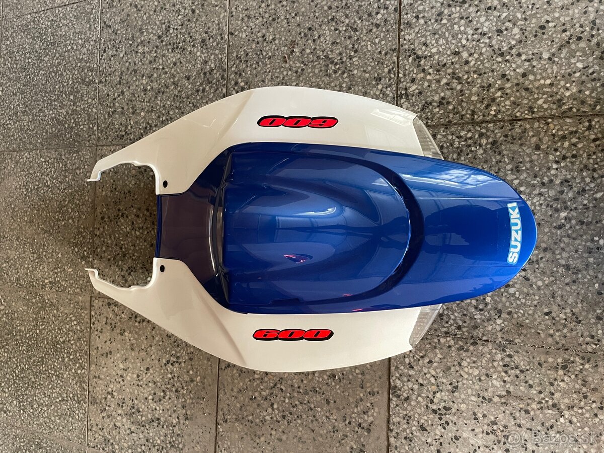 Zadná časť Suzuki - 2