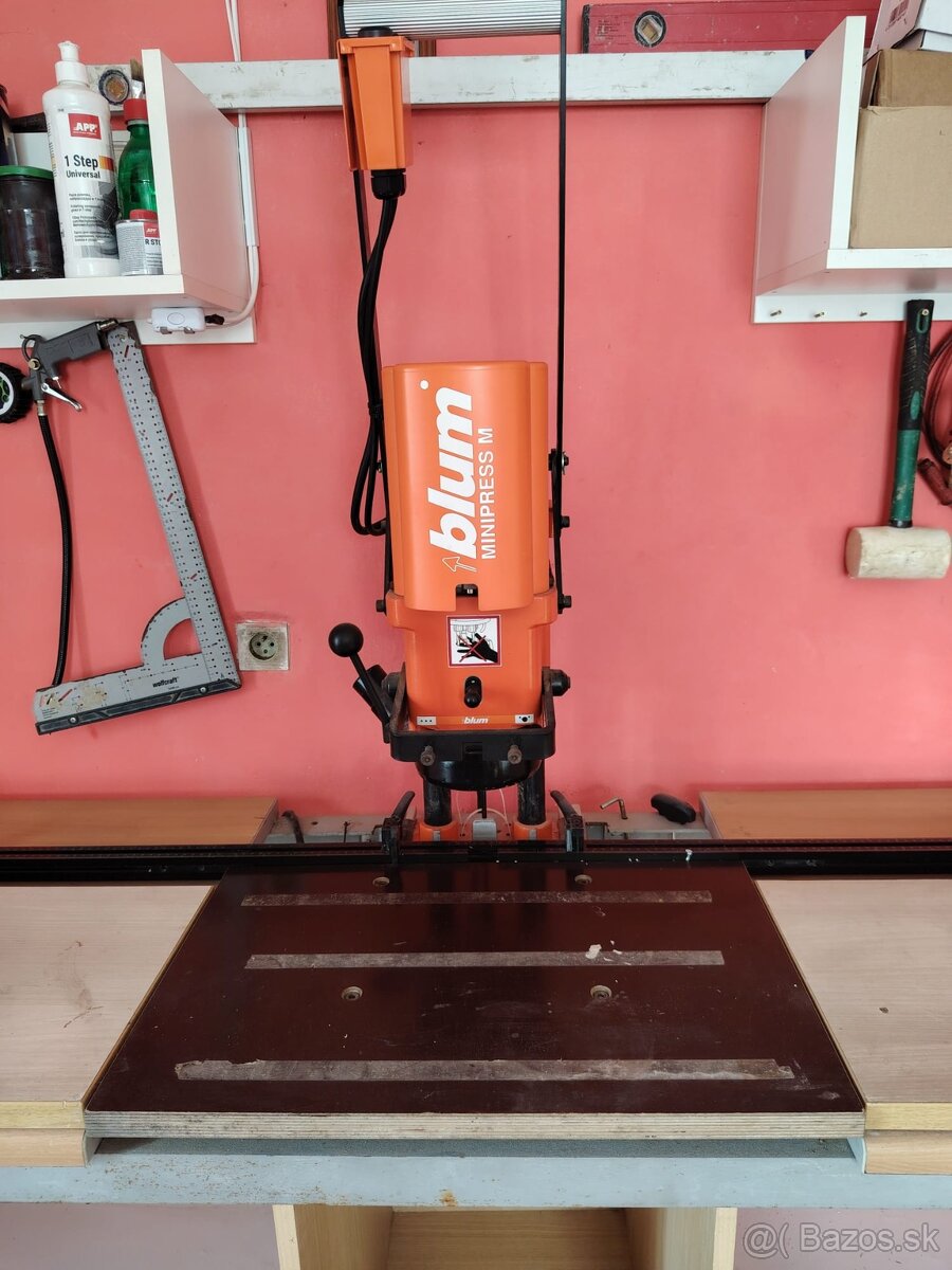 Vŕtací a zaražací stroj Blum Minipress M - 2