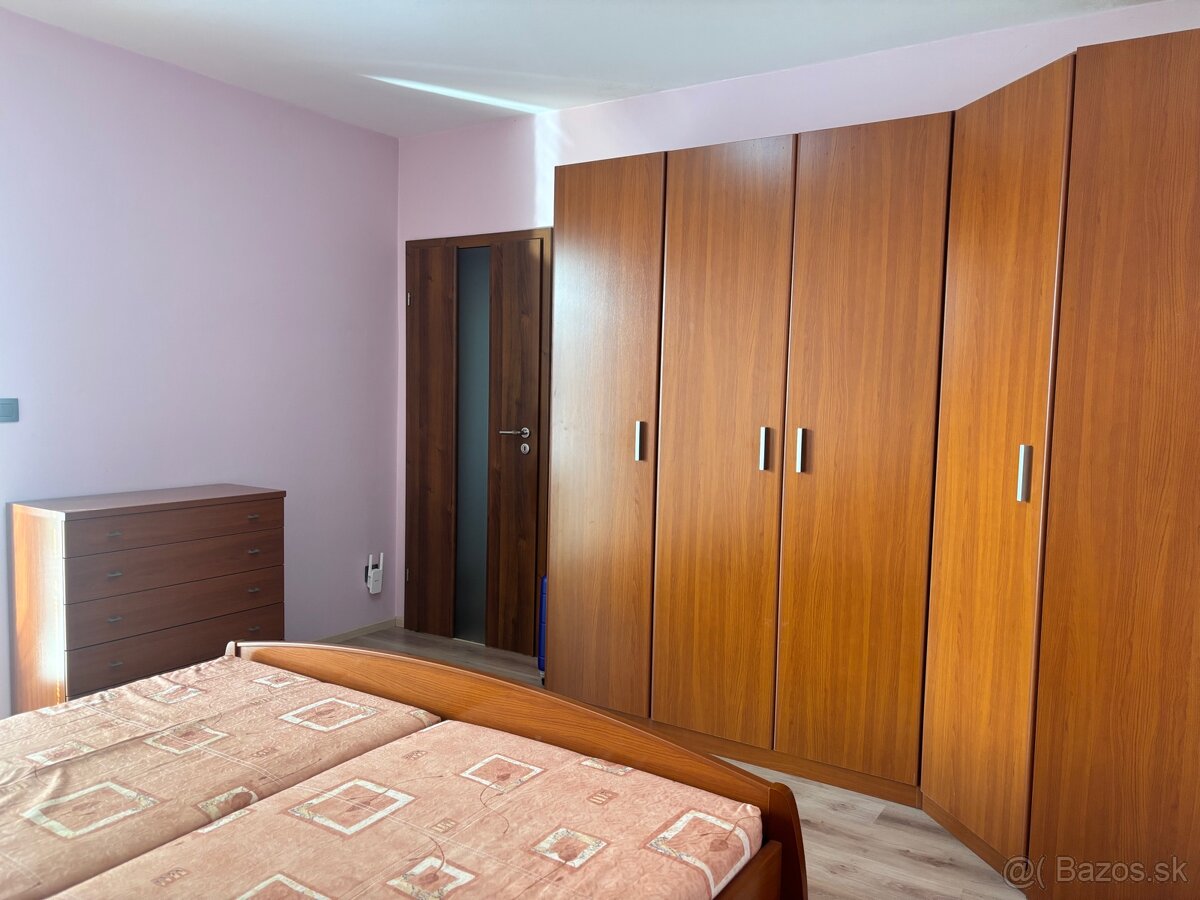 Spálňa nábytok komplet - 2