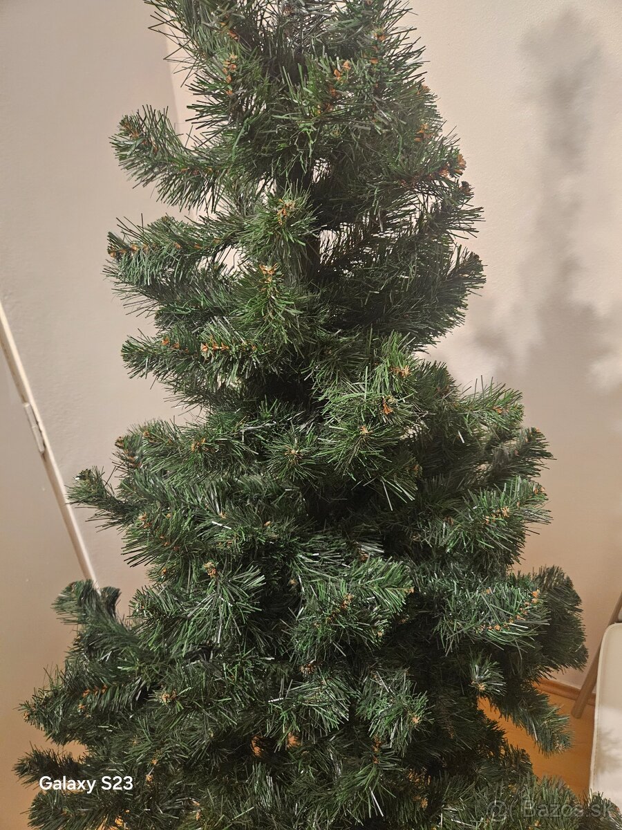 Umelý Vianočný stromček - 2