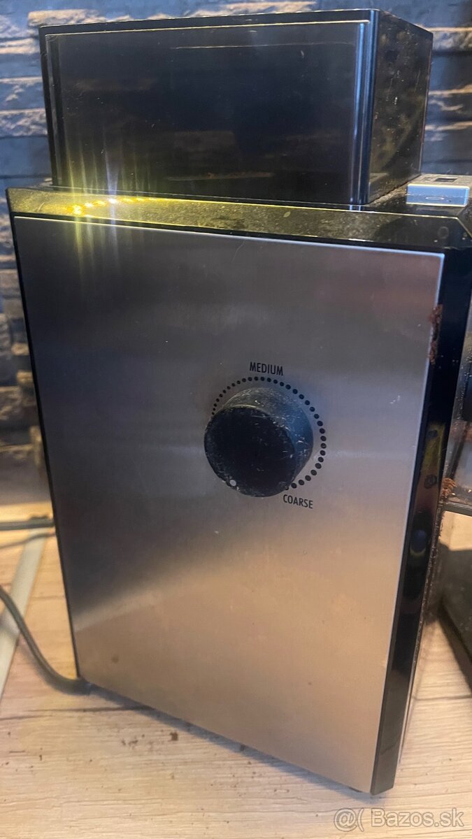 Mlynček na kavu DELONGHI KG89 - 2