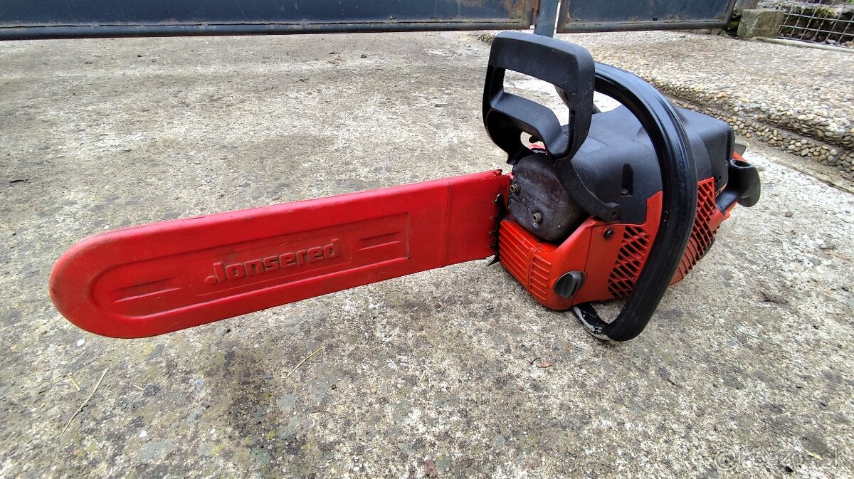 Motorová píla Jonsered - 2