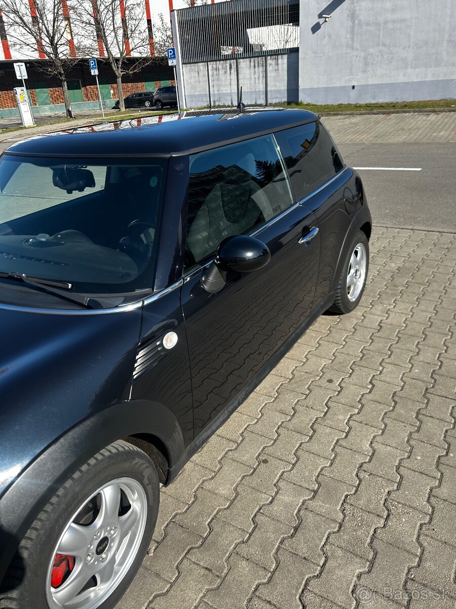 Predám zachovali Mini Cooper ONE - 2