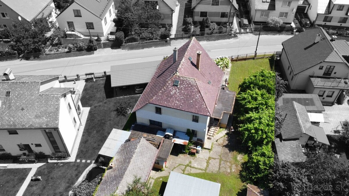 Rodinný dom / 1028 m2 / - Púchov - 2