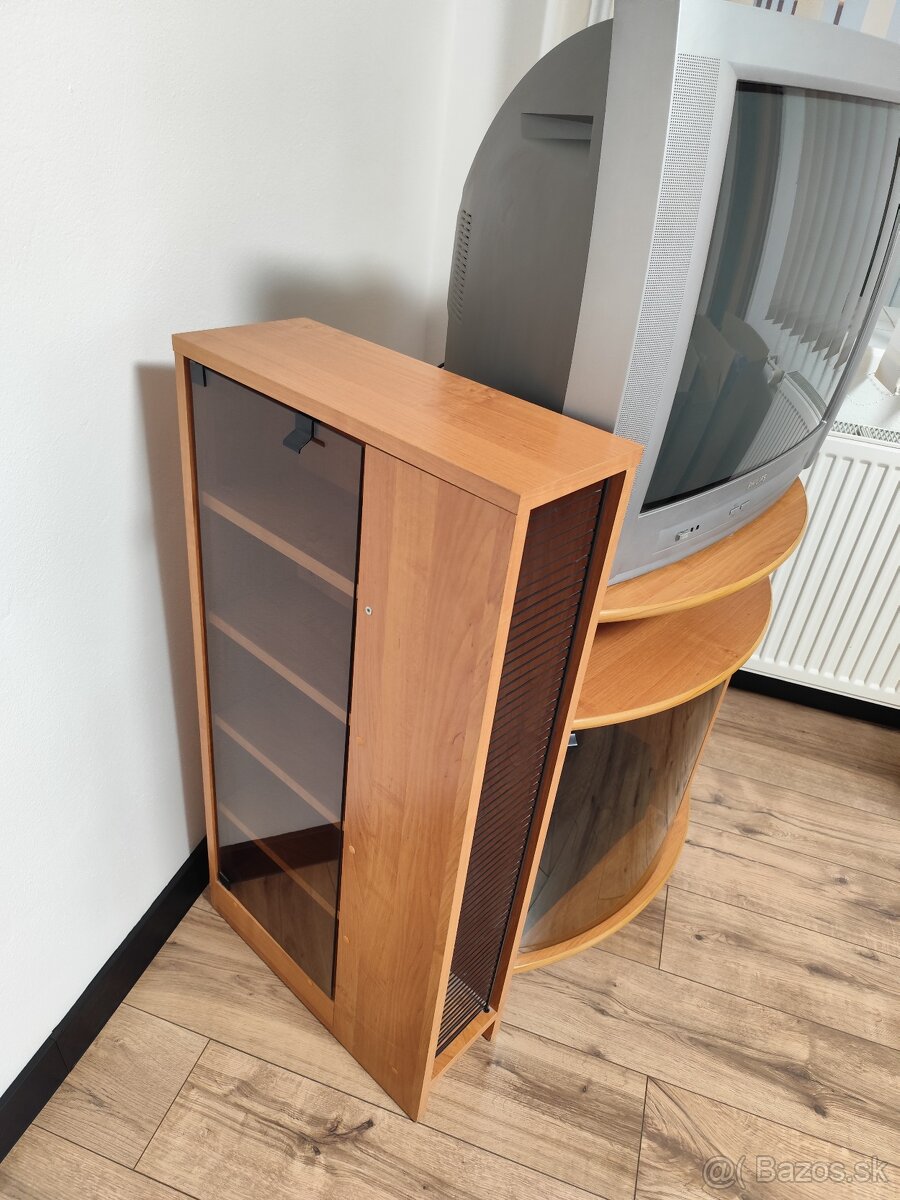 Predám stolík pod TV - 2