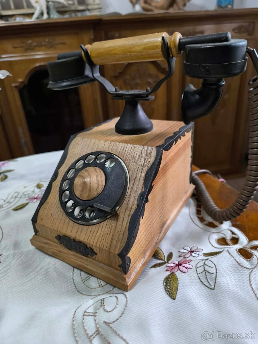 Starý drevený telefón - Tesla - 2