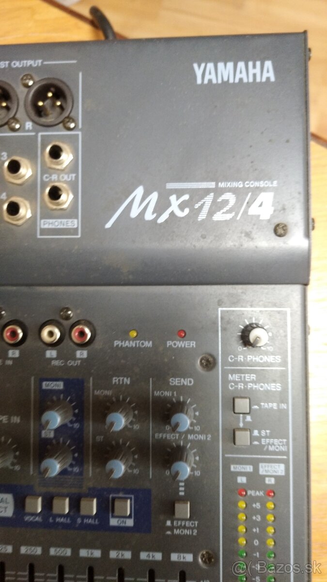 mixažny pult Yamaha MX 12/4 - 2
