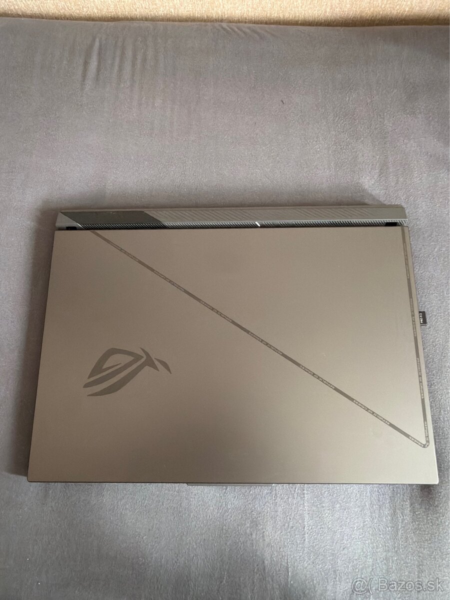Asus ROG Strix G18 4070 - 2