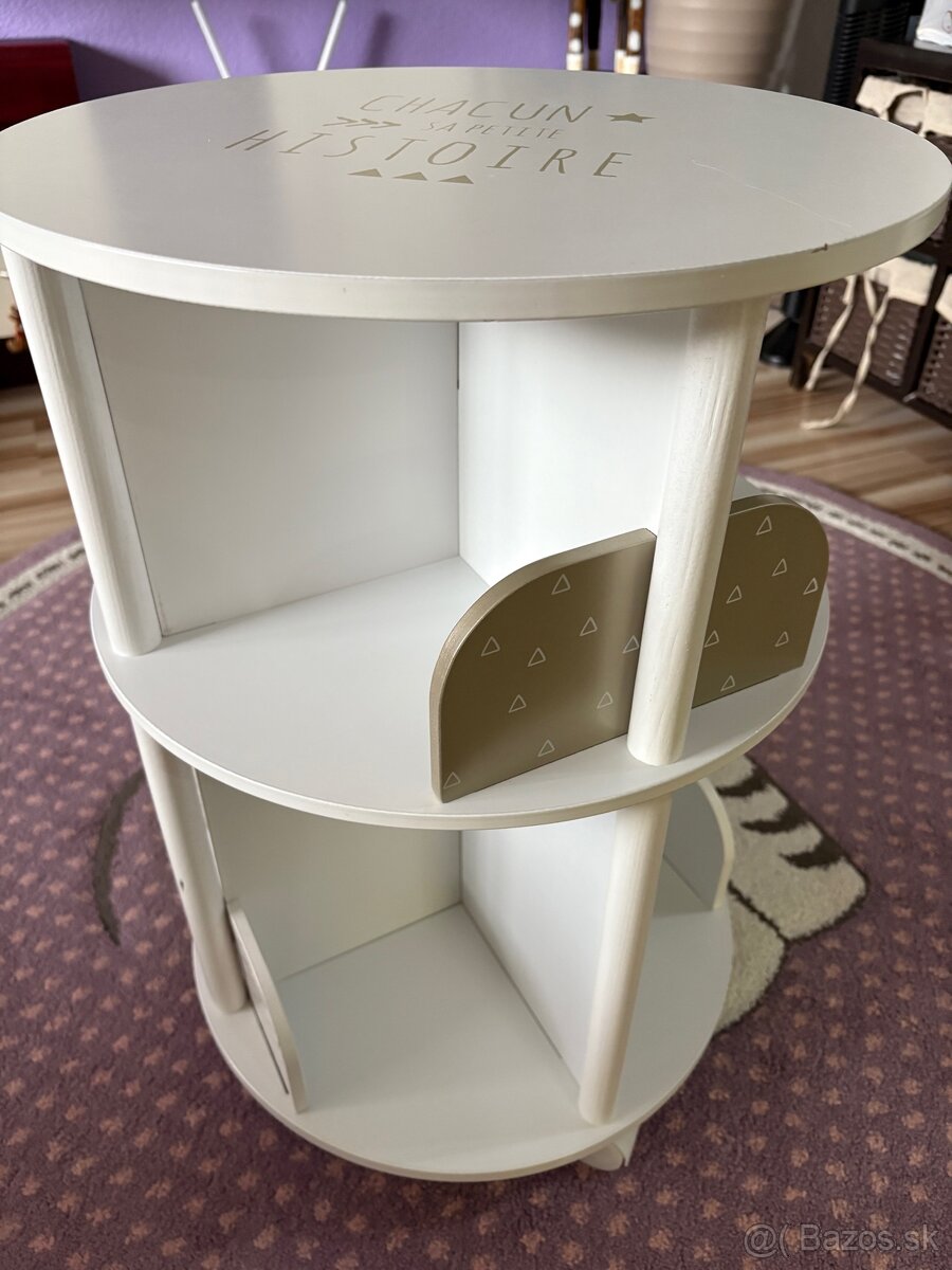 Detská knižnica a vešiak - 2