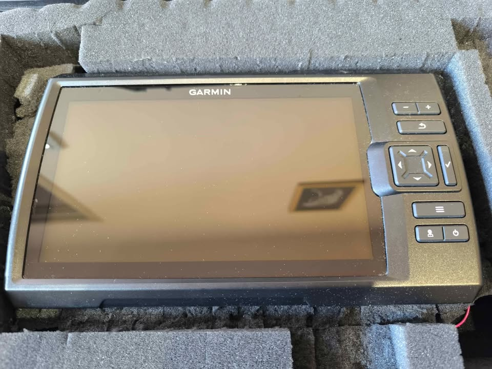 Garmin Striker Vivid 9SV - komplet pripravená sada - 2