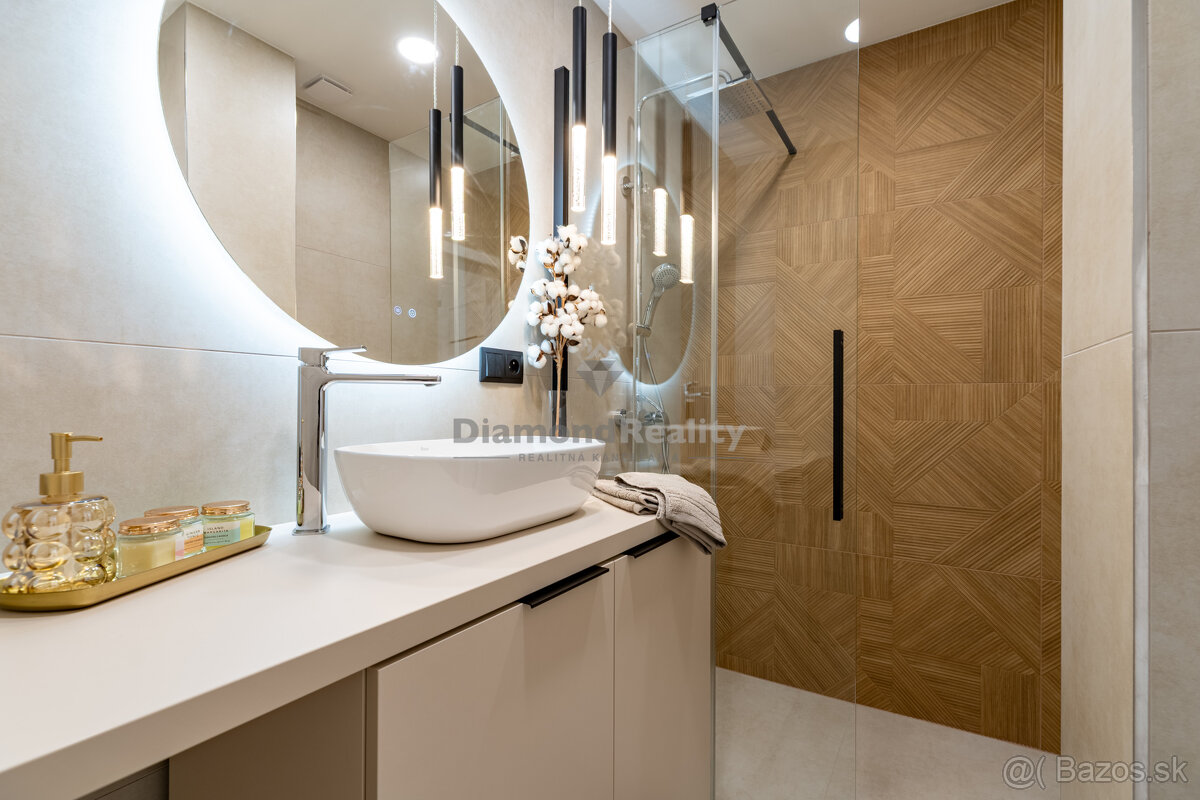 NA PREDAJ ZREKONŠTRUOVANÝ 3-IZBOVÝ BYT NA ULICI VÝSTAVBY, KO - 2