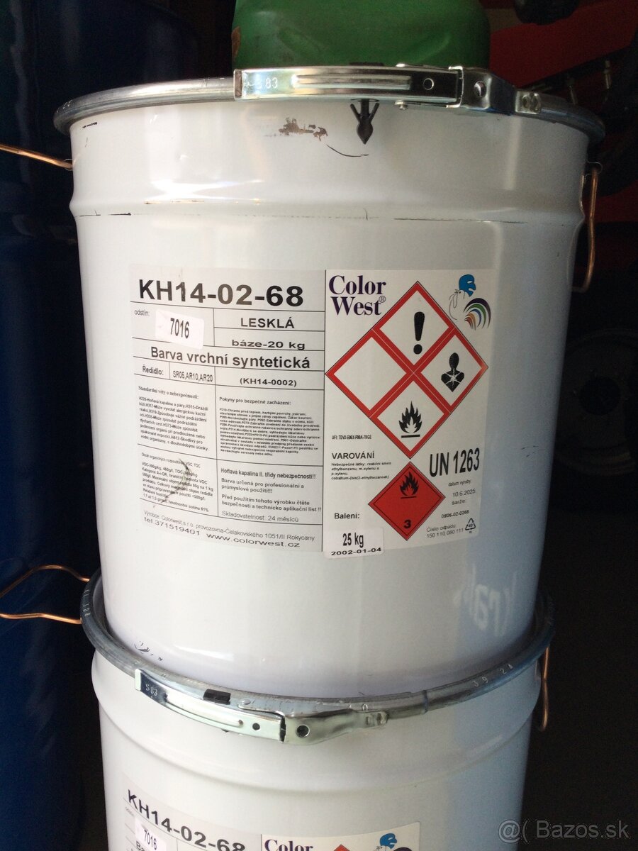 Syntetická farba na kov - 2