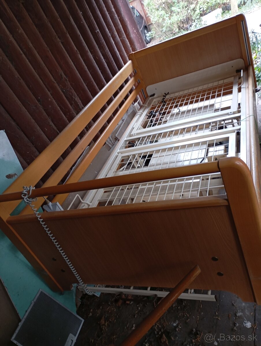 Polohovatelna postel na predaj - 2