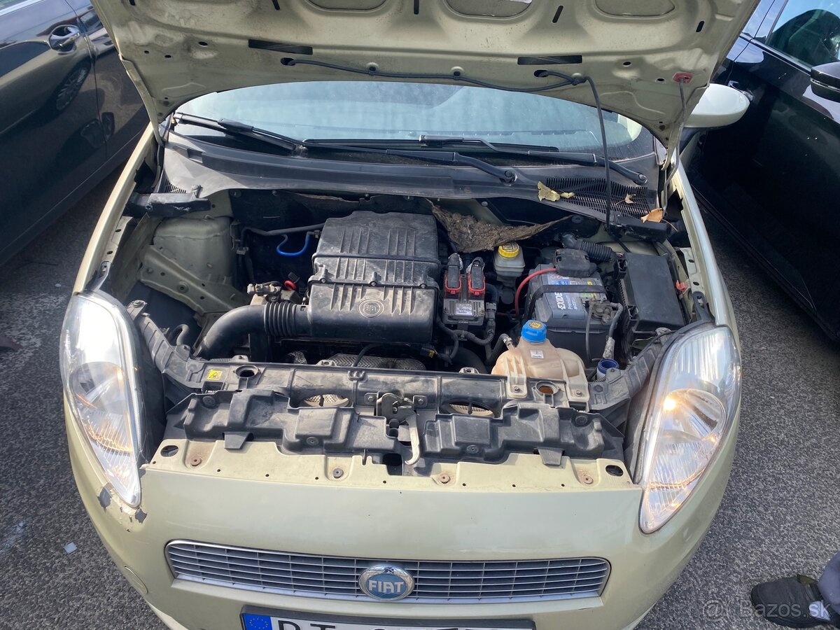 Predawn Fiat punto - 2