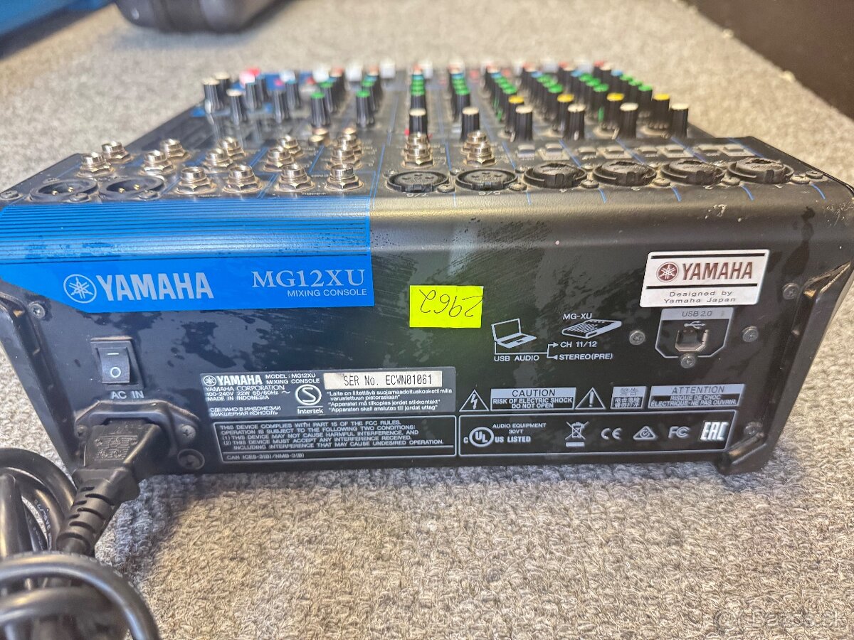 Mix pult Yamaha MG12XU - 2