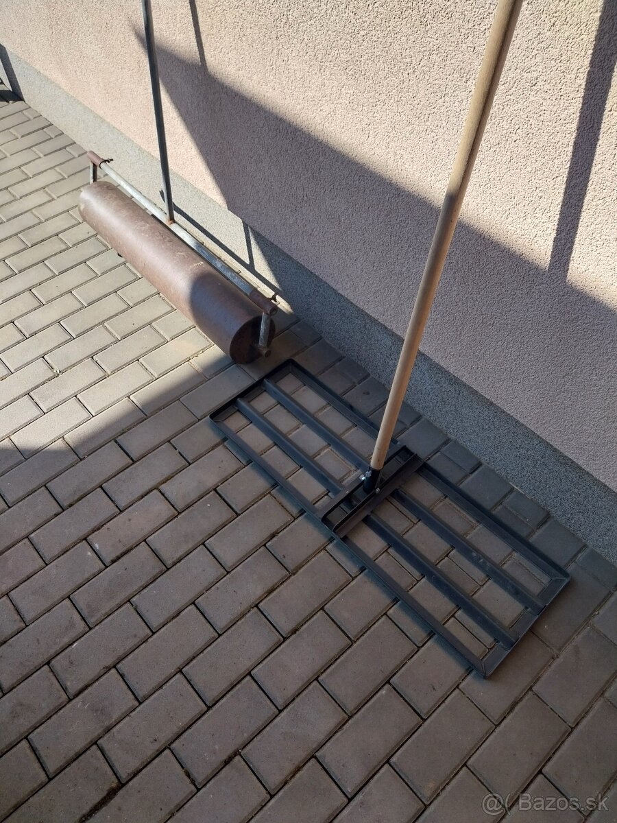 Nivelacne hrable na travnik - 2
