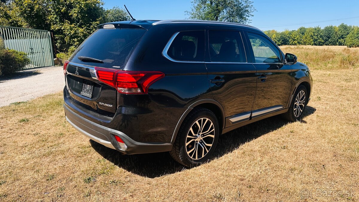 Mitsubishi Outlander 2.2D 7miest automat 4x4 - 2