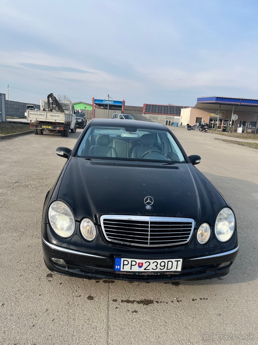 Mercedes 211 E 320 - 2