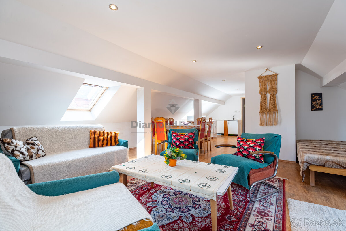 NA PREDAJ RODINNÝ DOM S 3 BYTOVÝMI JEDNOTKAMI, OBEC TELGÁRT - 2