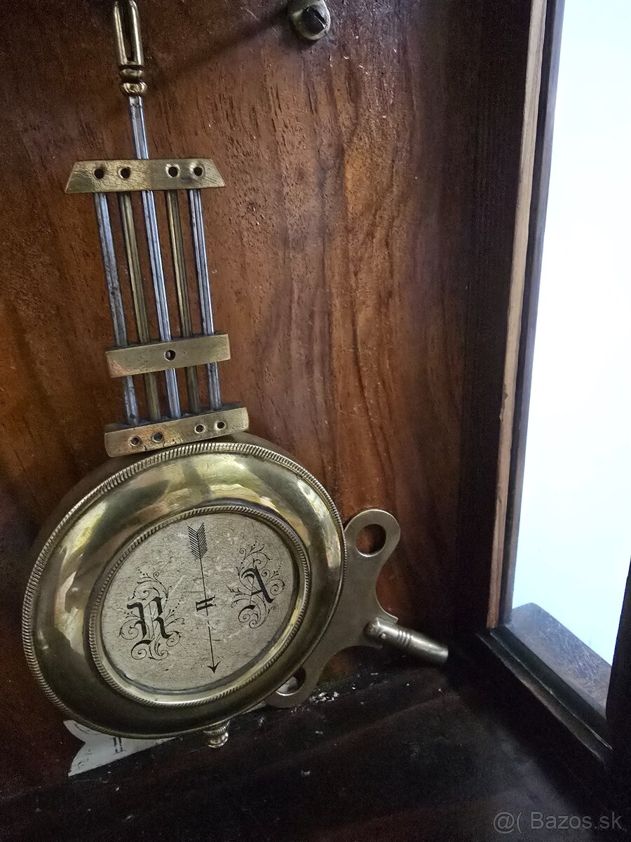 Surne Nástenné drevene hodiny s melódiou... - 2