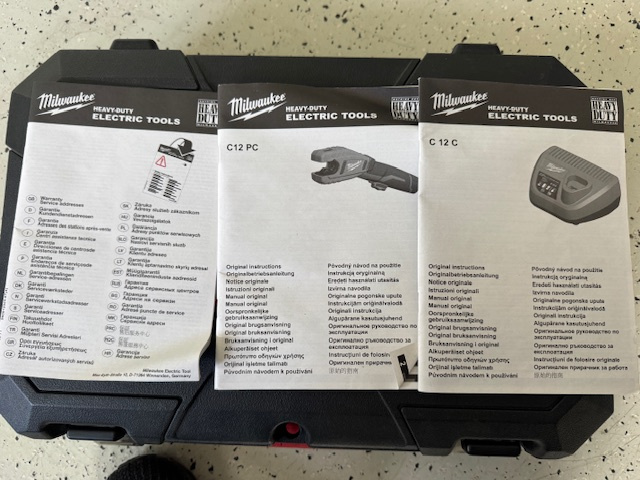 Milwaukee kufor od c 12 pc rezacky - 2