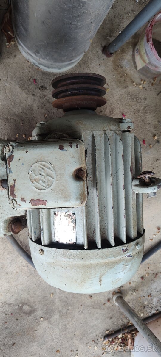 Predám elektromotor 2.2 kw MEZ - 2