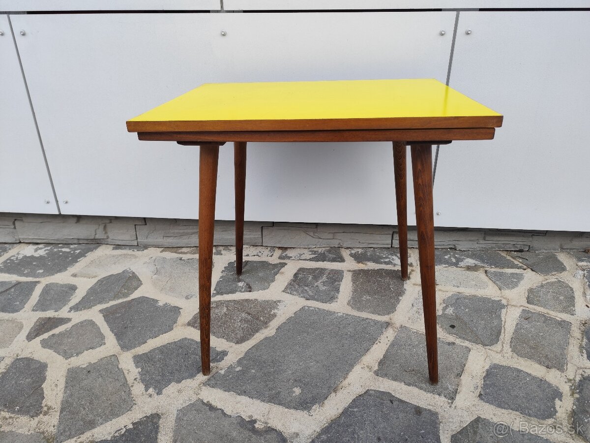 Stolík pod televíziu otočný - 2