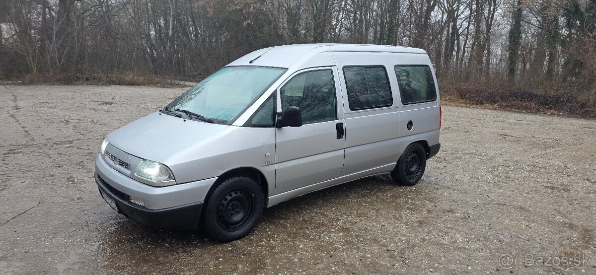 Peugeot Expert 8 miestne - 2