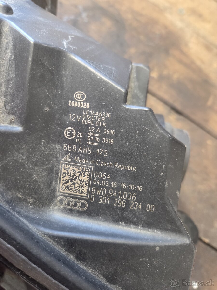 Svetlo audi a4 b9 - 2