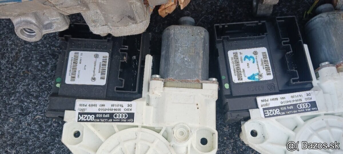 AUDI A3,1,6i benzín,r.v.2008 -náhradné diely - 2