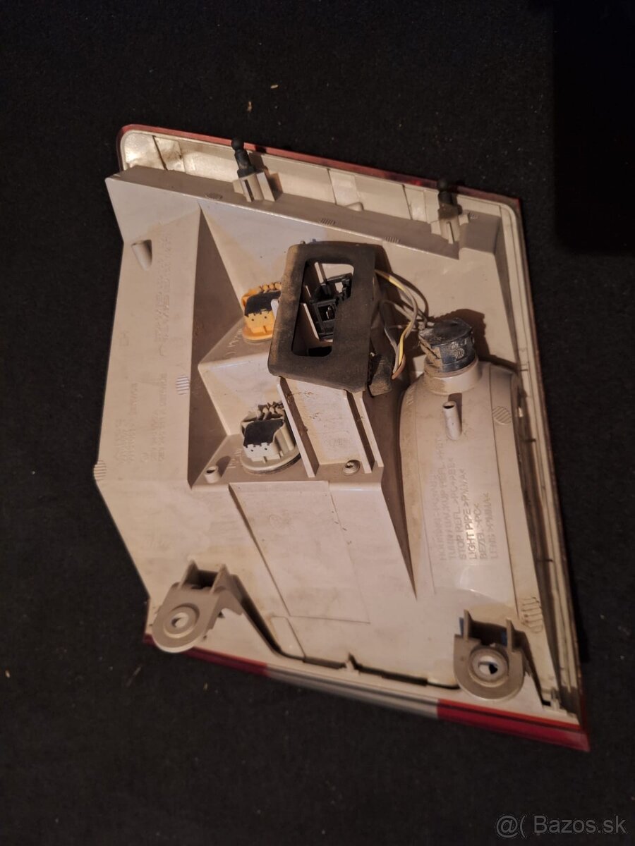 SKODA OCTAVIA III COMBI ZADNE LAMPY - 2