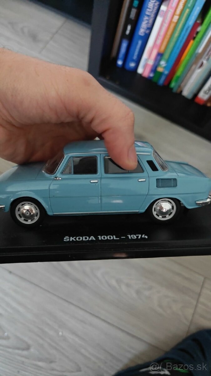 Škoda 100L model 1:24 - 2