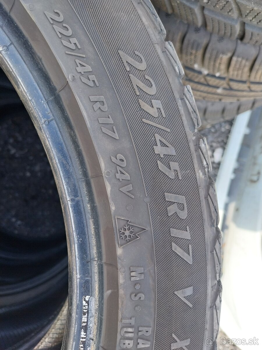 225/45R17 - 2
