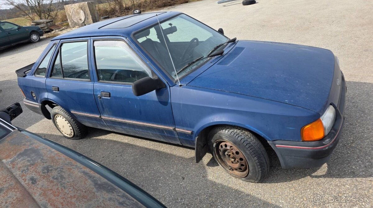 Ford Escort 1.3 rok 1986 - 2