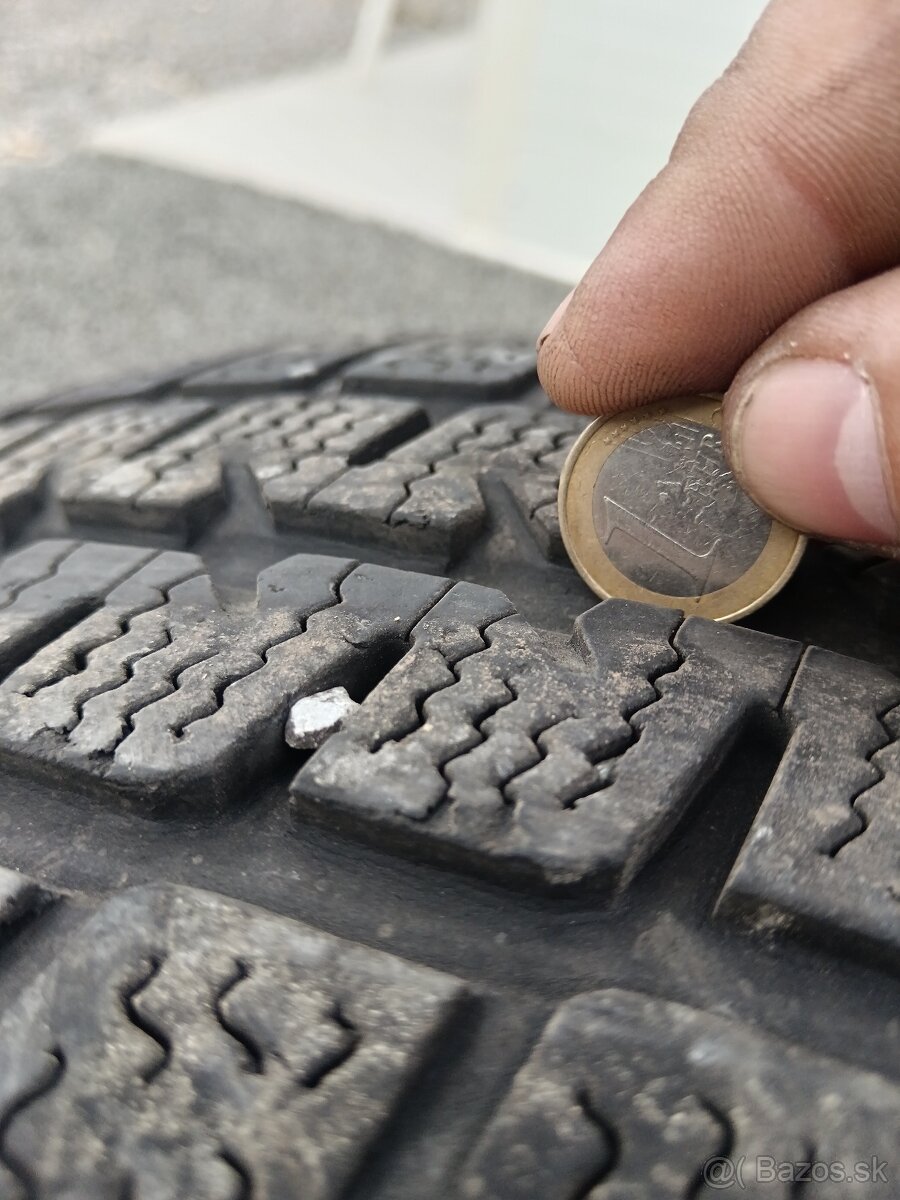 Predám 195/60R16C - 2