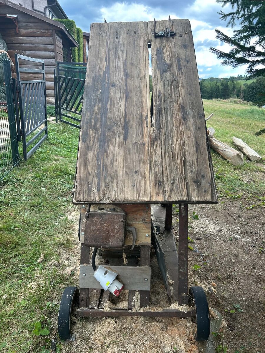 Okružná píla (cirkulárka) - 2