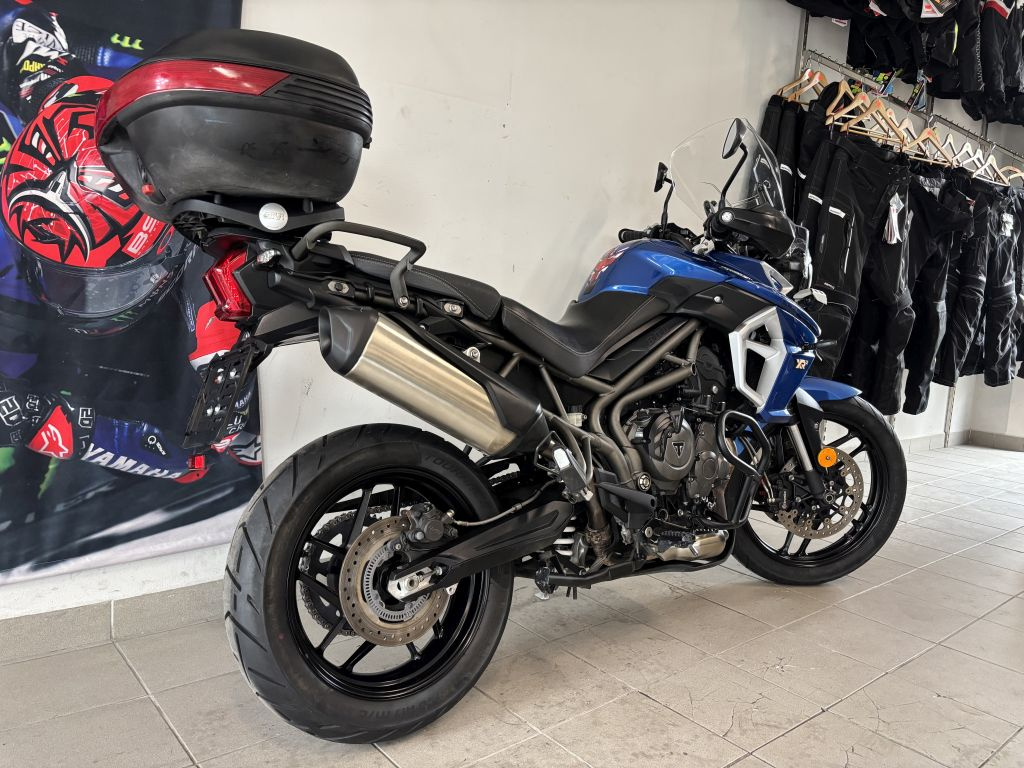 Triumph Tiger 800 XRX - 2