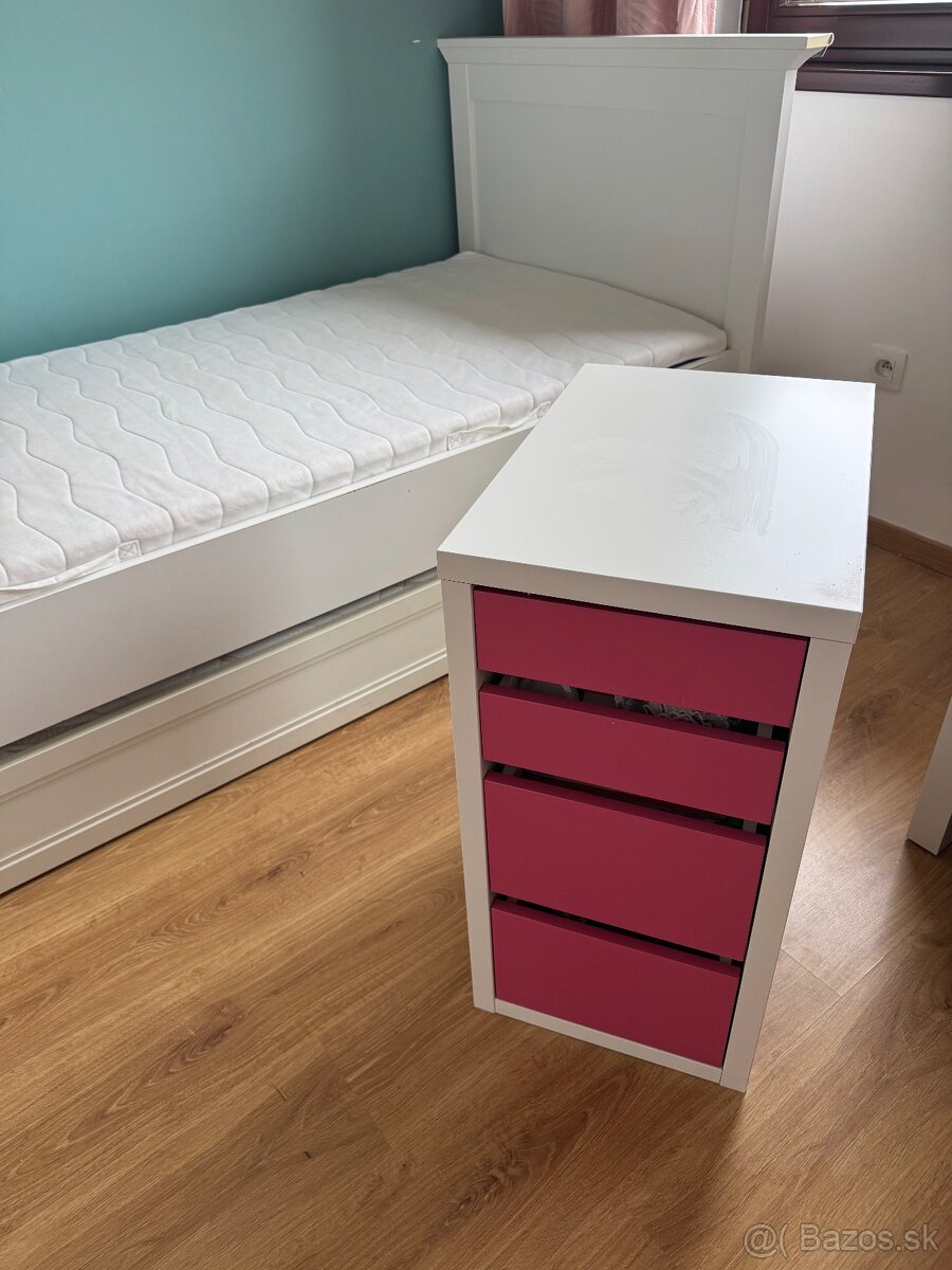 Nočný stolík Ikea - 2