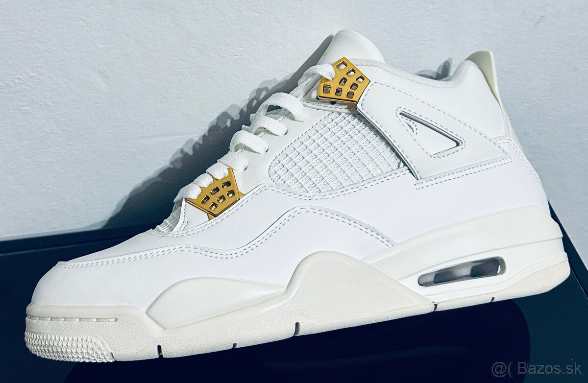 Jordan 4 metallic gold nove - 2