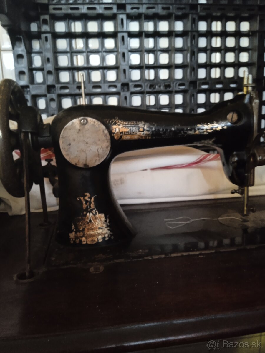 Šijací stroj - 2