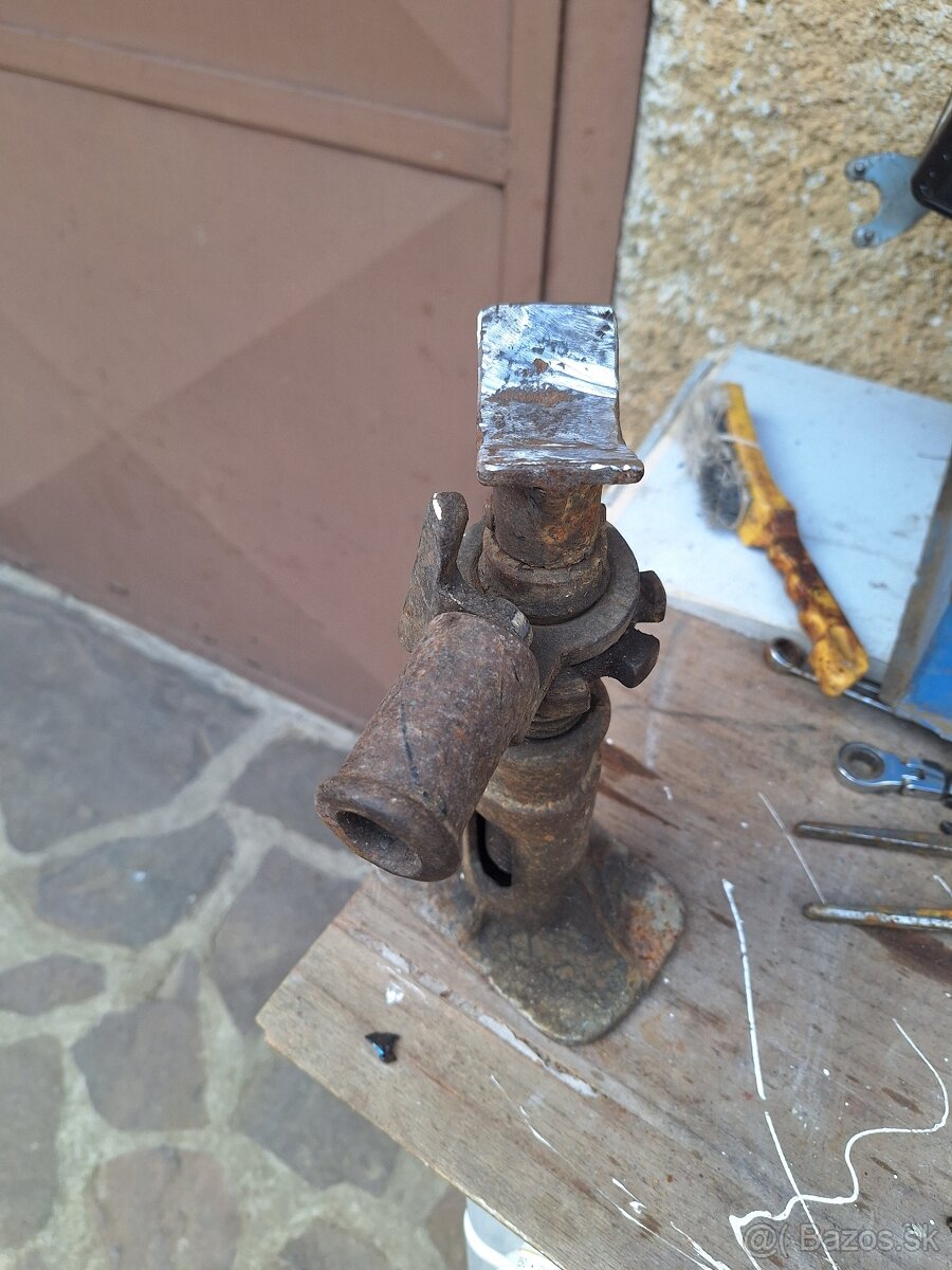 Historický zdvihak 1 - 2