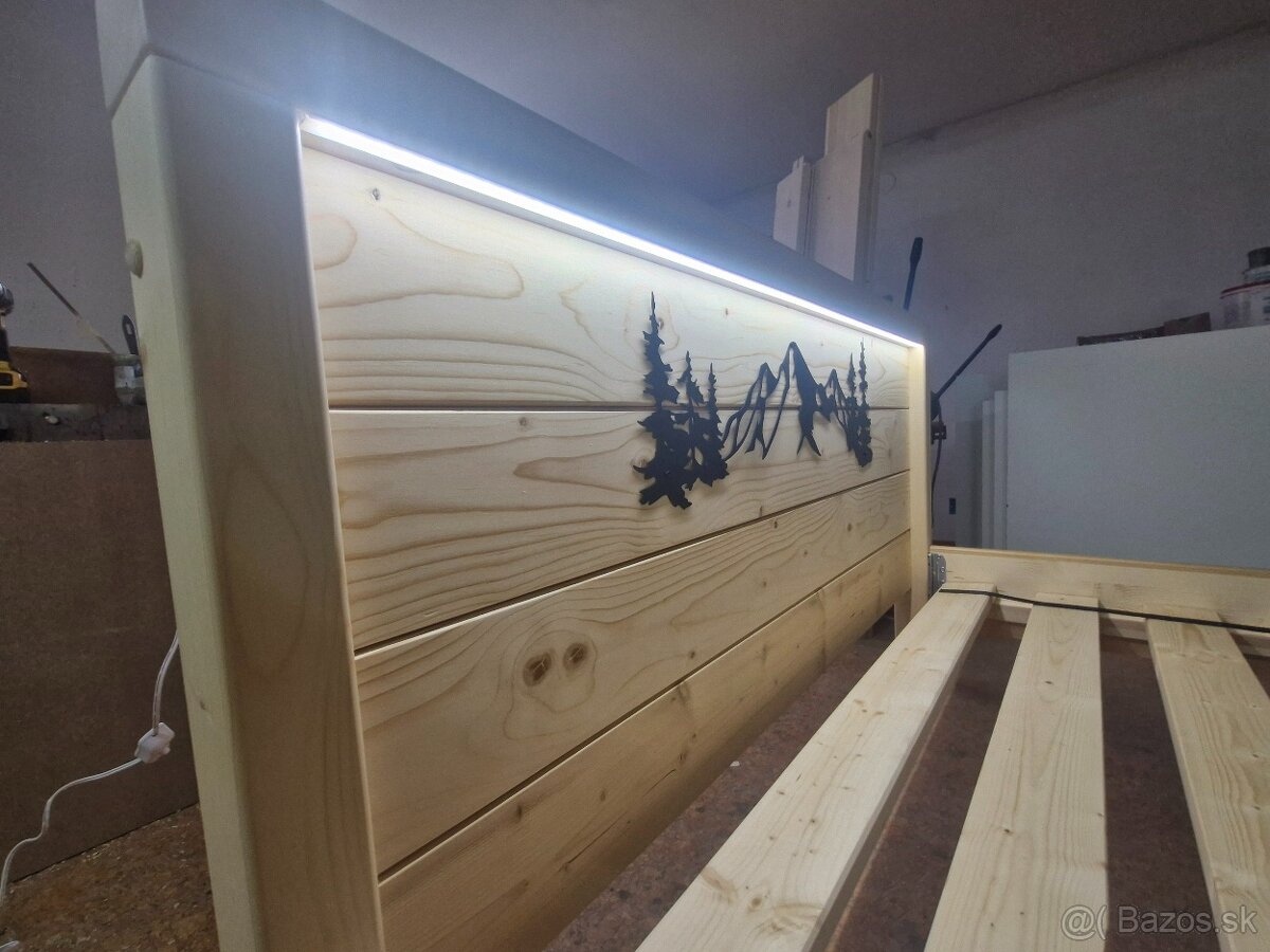 Manželská postel z masívu - 2
