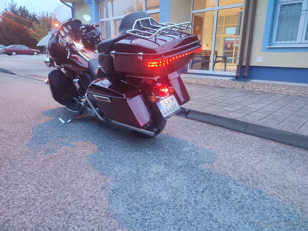 Harley Davidson Electra Glide 107 - 2