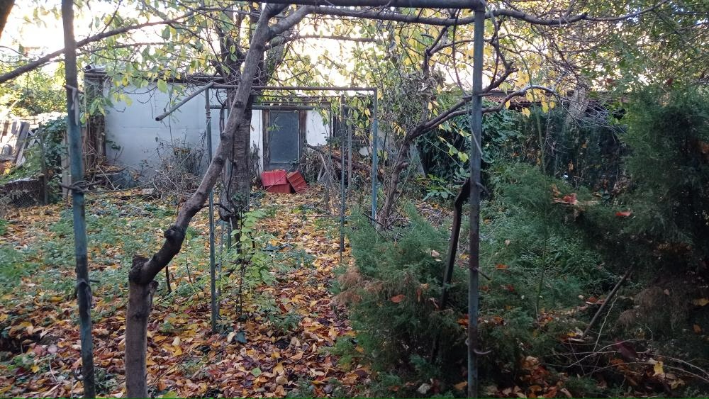 Na predaj rodinný dom Bratislava – na kompletnú rekonštrukci - 2