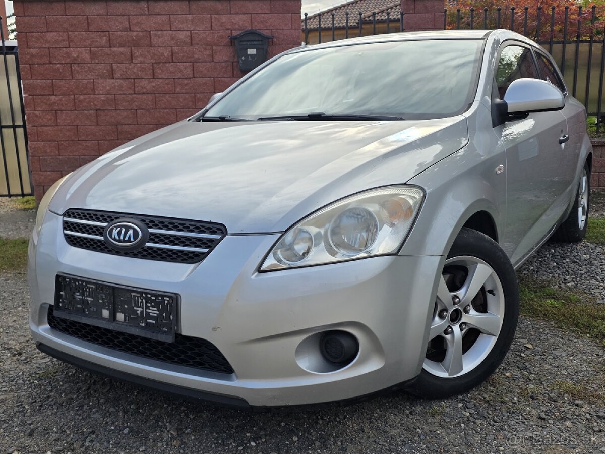 Kia ProCeed 1.4i / mod. 2009 / 130 tisíc KM - 2